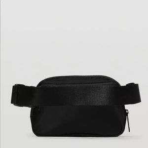 NWT Lululemon Everywhere Belt Bag Fanny Pack Classic